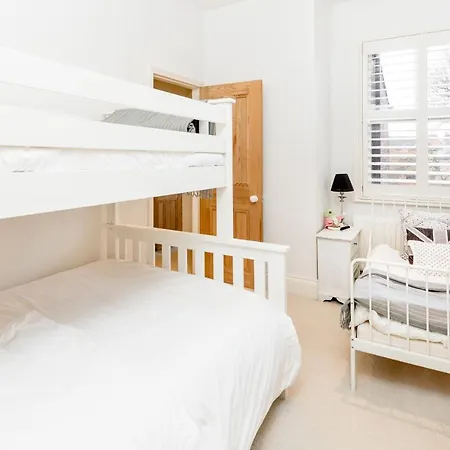 Stamford Park Road By Yourstays, A Wonderful Family Townhouse In A Superb Location! Altrincham Exterior photo
