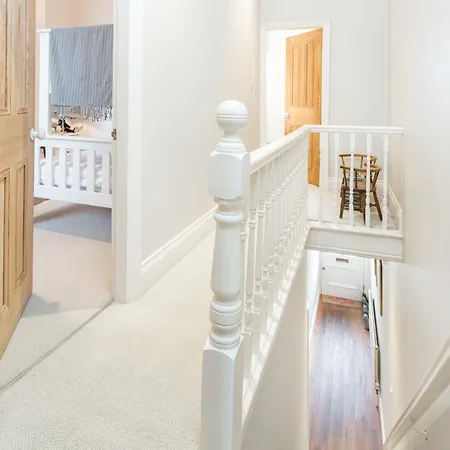 Stamford Park Road By Yourstays, A Wonderful Family Townhouse In A Superb Location! Altrincham Exterior photo