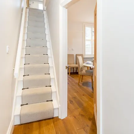 Stamford Park Road By Yourstays, A Wonderful Family Townhouse In A Superb Location! Altrincham Exterior photo