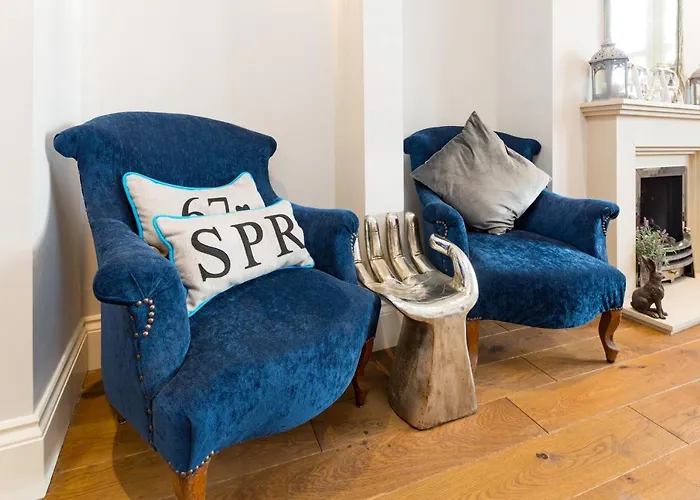 Stamford Park Road By Yourstays, A Wonderful Family Townhouse In A Superb Location!