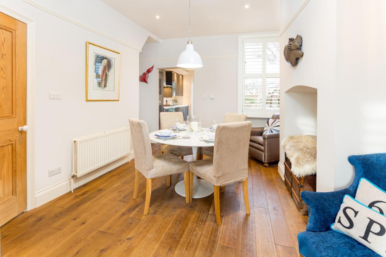 Stamford Park Road By Yourstays, A Wonderful Family Townhouse In A Superb Location!